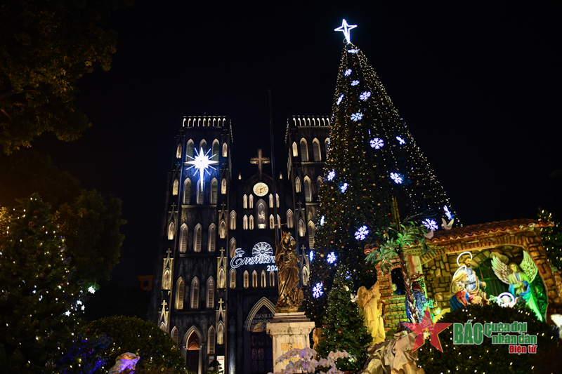 Các nhà thờ ở Hà Nội trang hoàng đón Giáng sinh